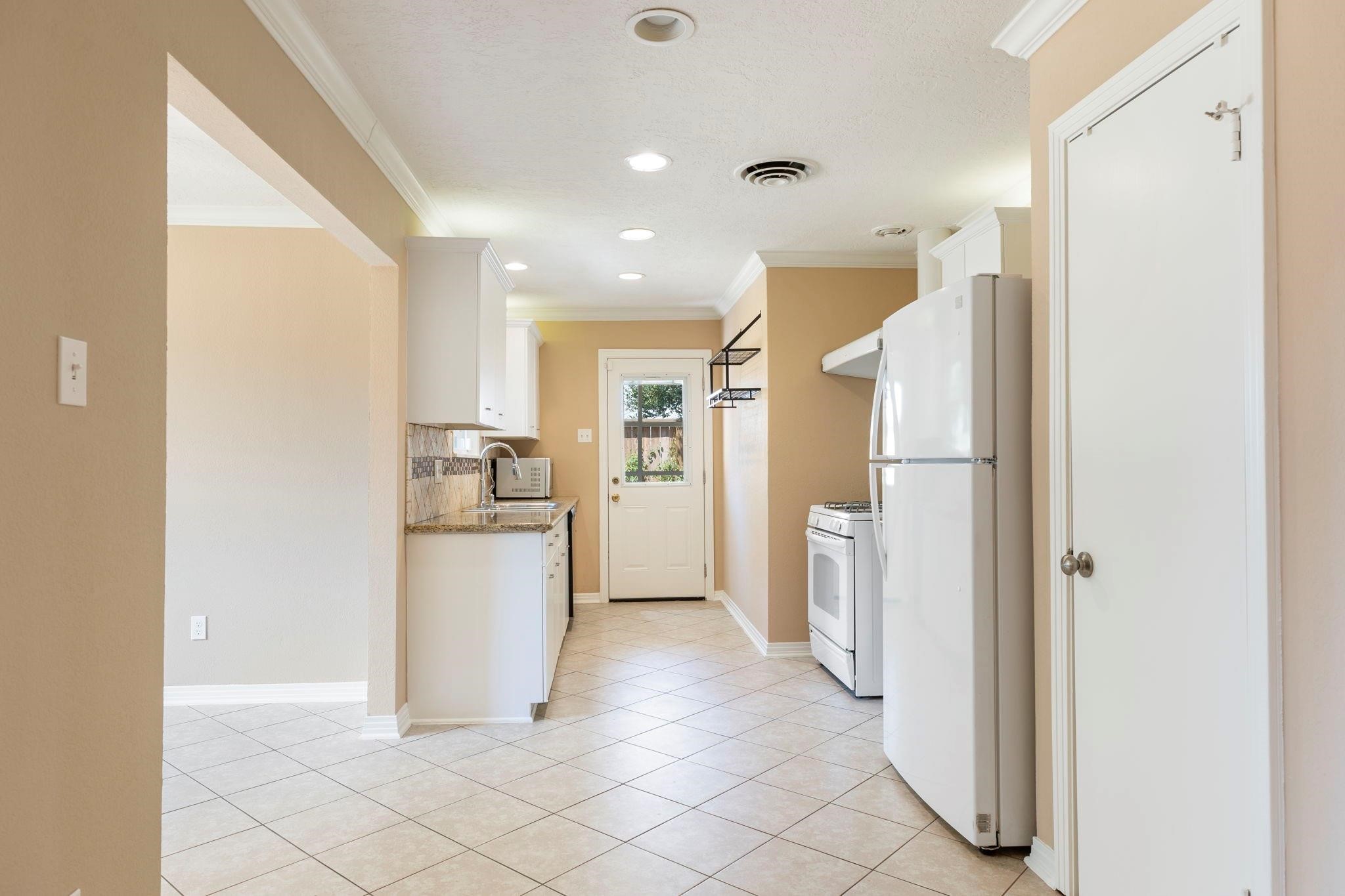 1802 Turnpike Road Property Photo 15