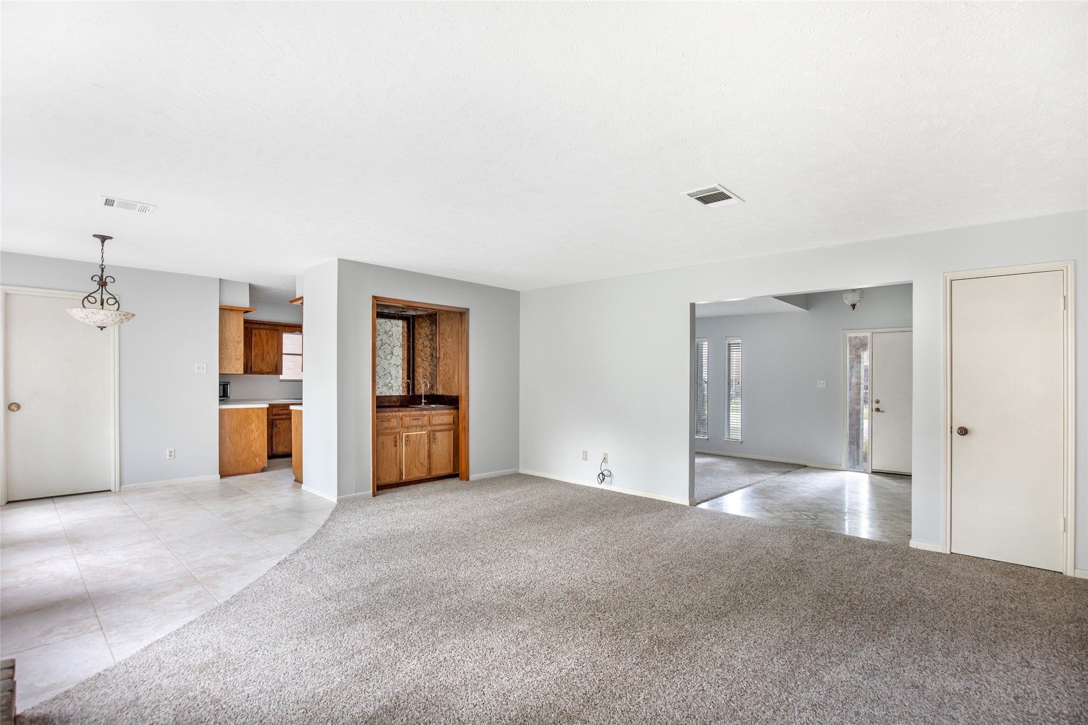 2130 Lake Hills Drive Property Photo 18