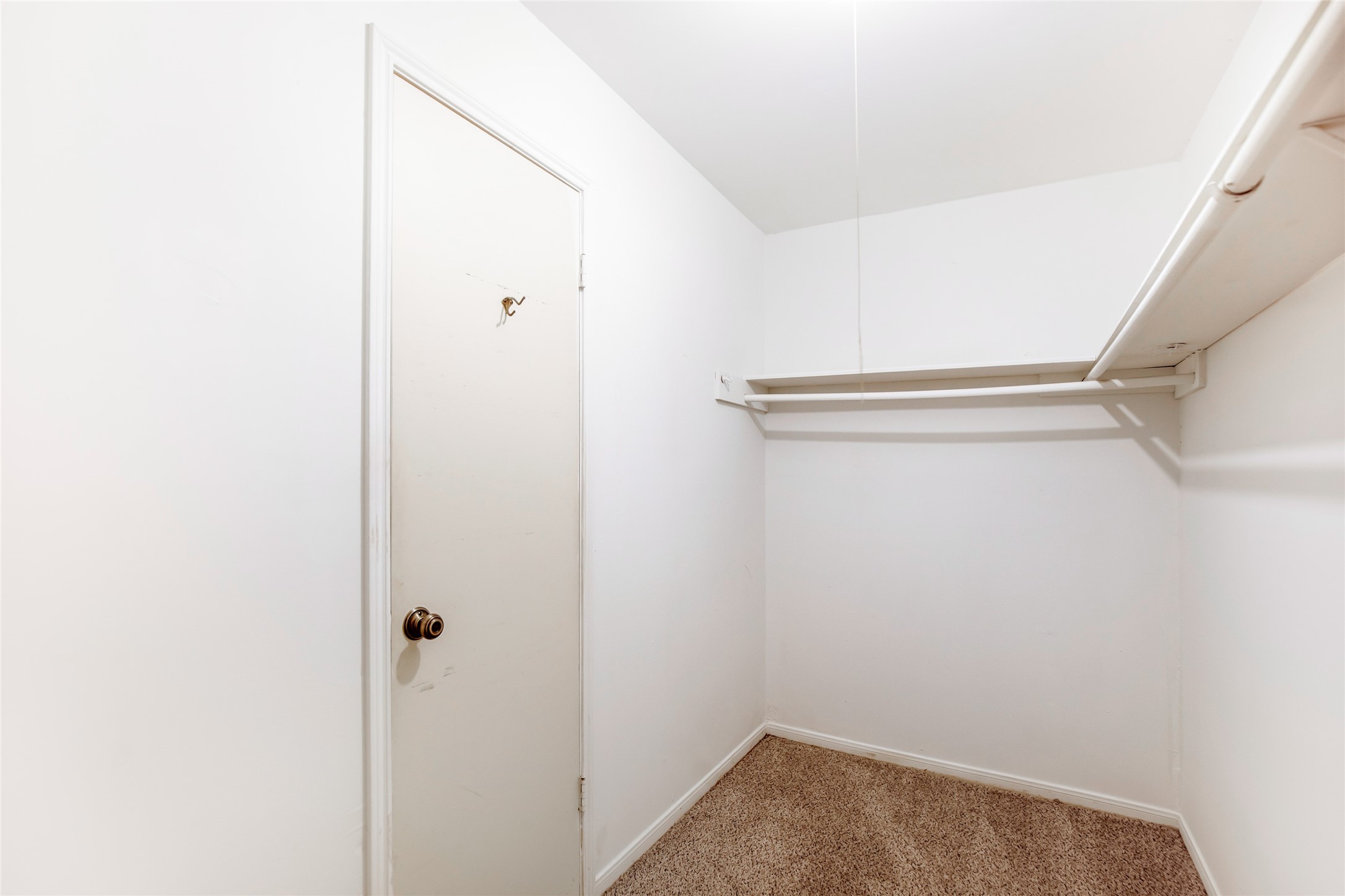 2130 Lake Hills Drive Property Photo 26