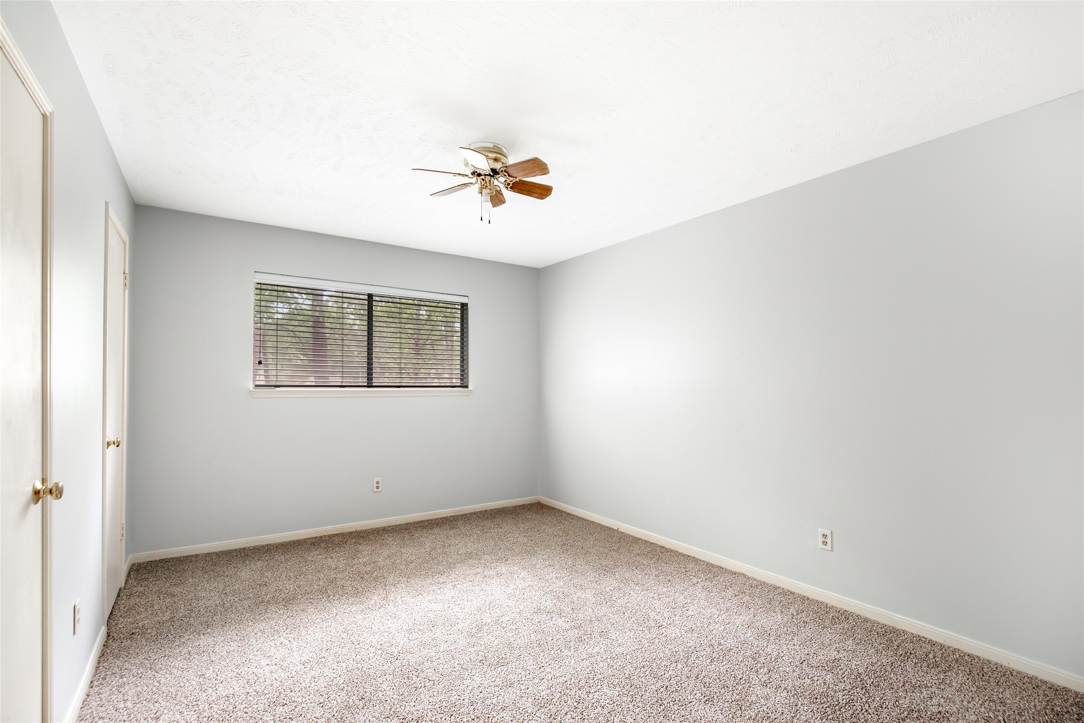 2130 Lake Hills Drive Property Photo 28