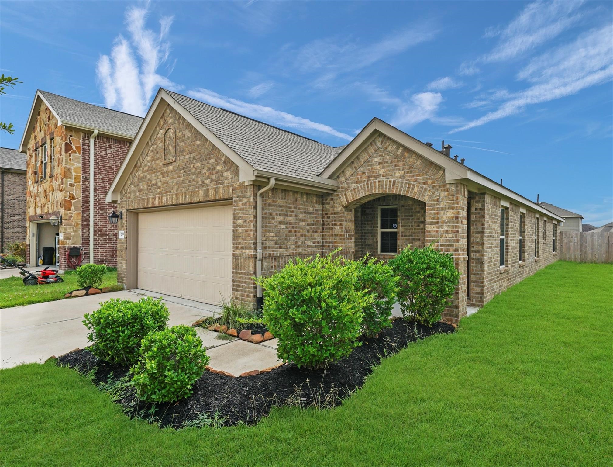 20751 Winghaven Drive Property Photo 2