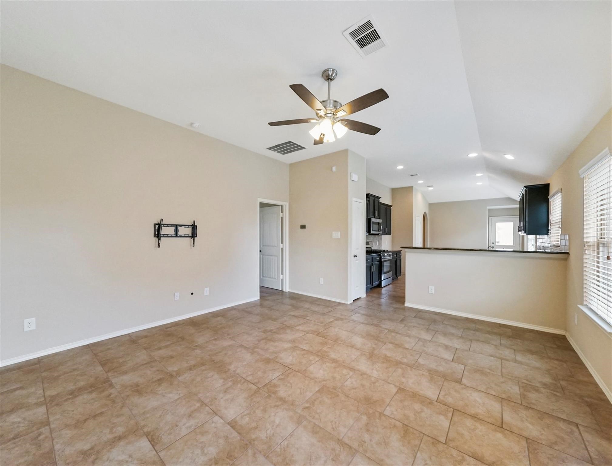 20751 Winghaven Drive Property Photo 4