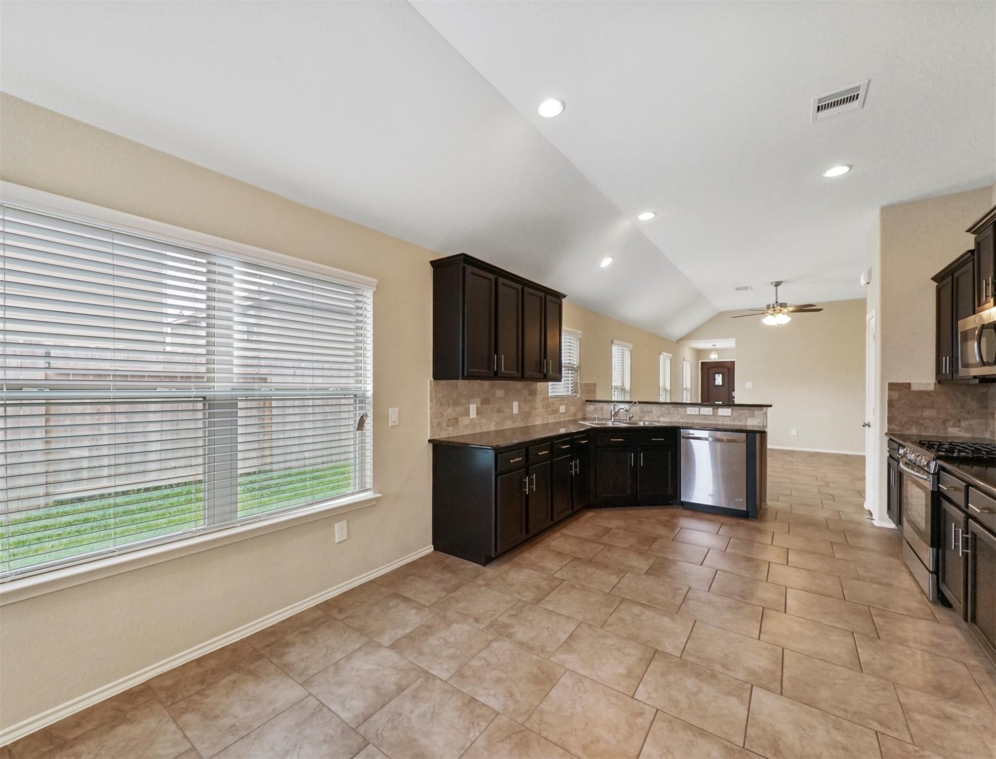 20751 Winghaven Drive Property Photo 6