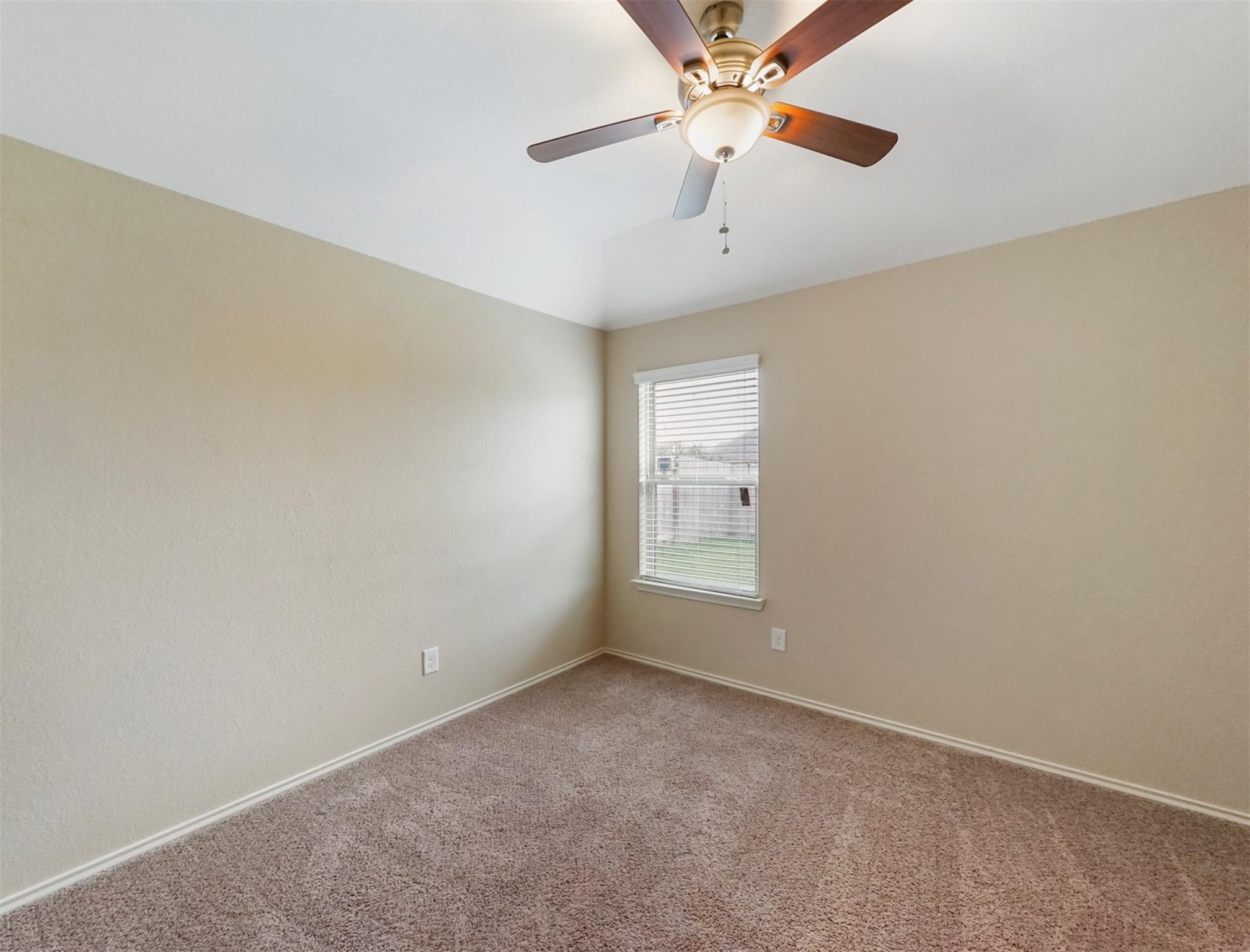 20751 Winghaven Drive Property Photo 9