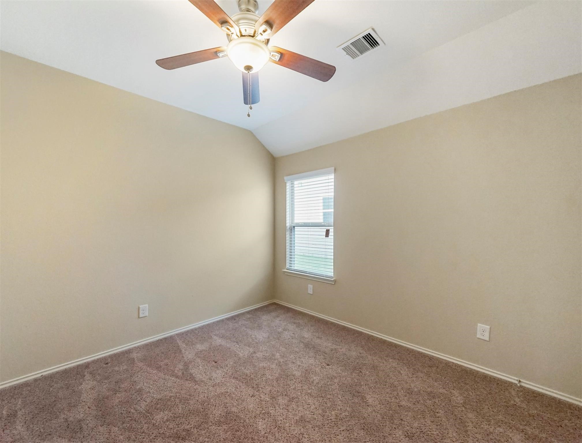 20751 Winghaven Drive Property Photo 10