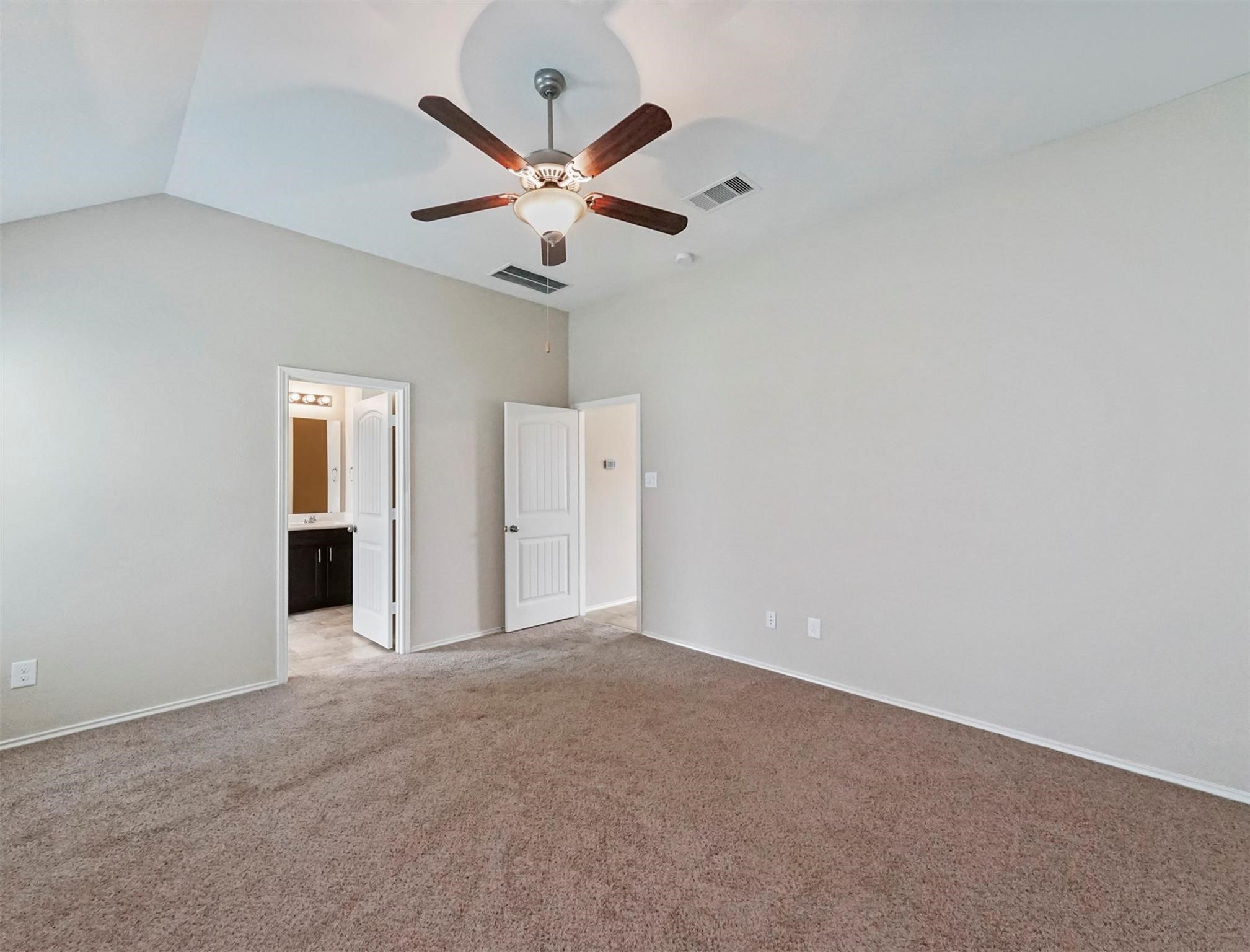 20751 Winghaven Drive Property Photo 13