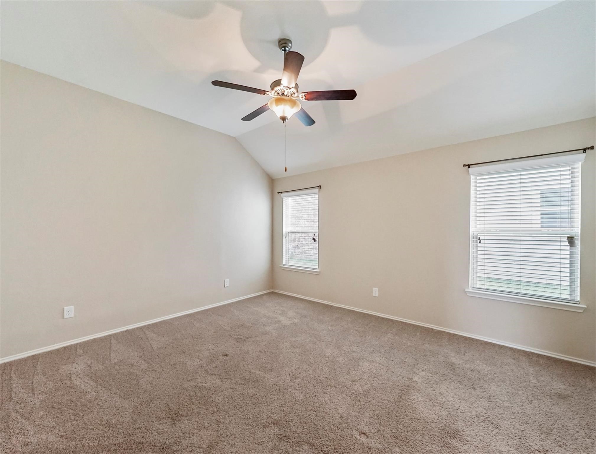 20751 Winghaven Drive Property Photo 14