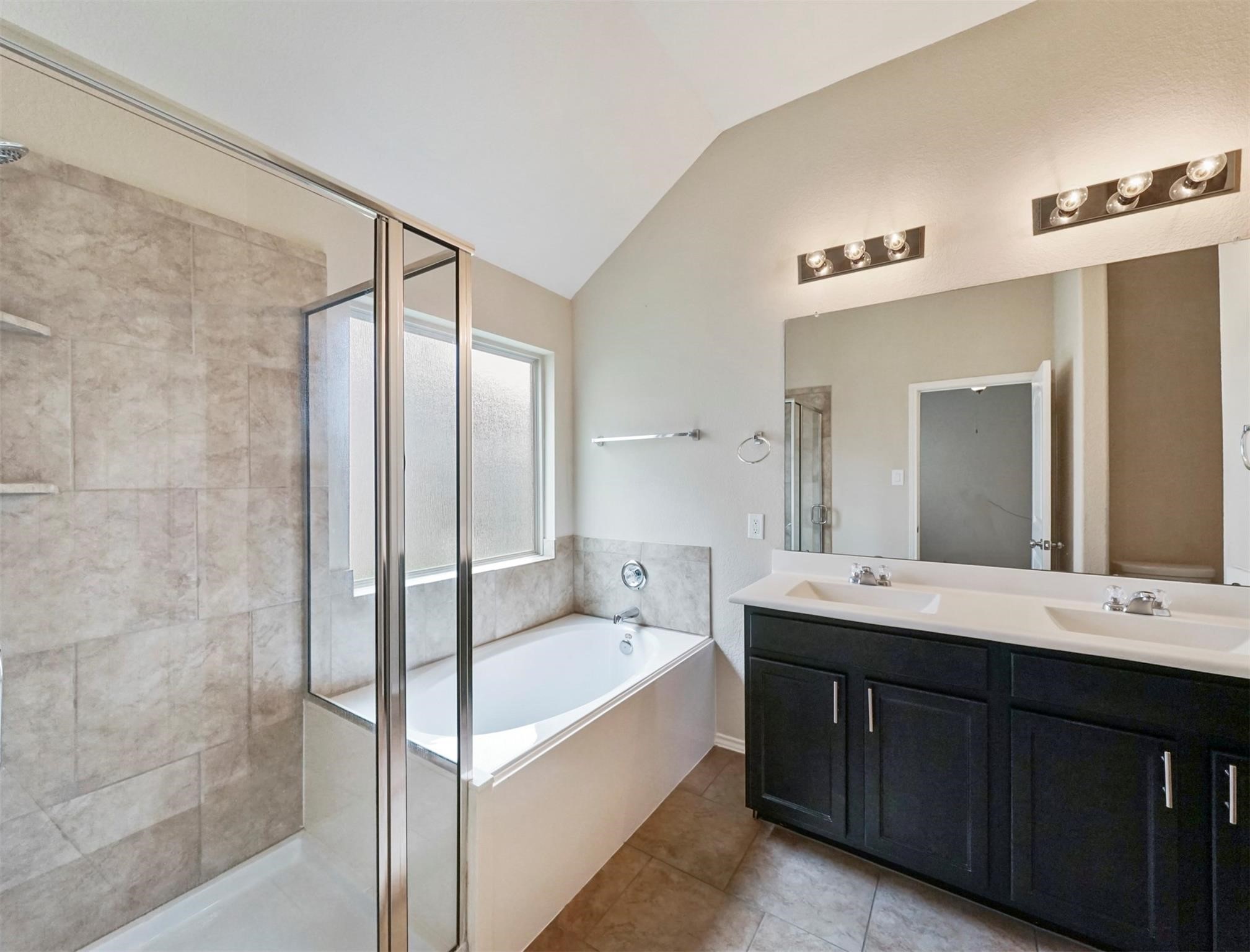 20751 Winghaven Drive Property Photo 15