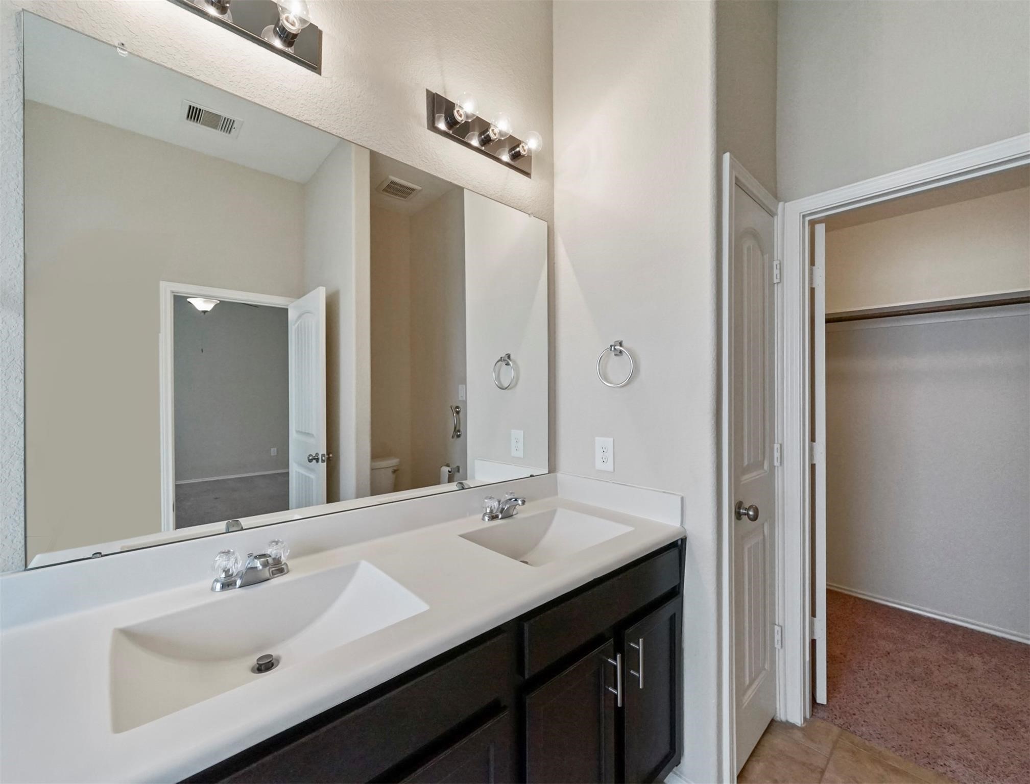 20751 Winghaven Drive Property Photo 16