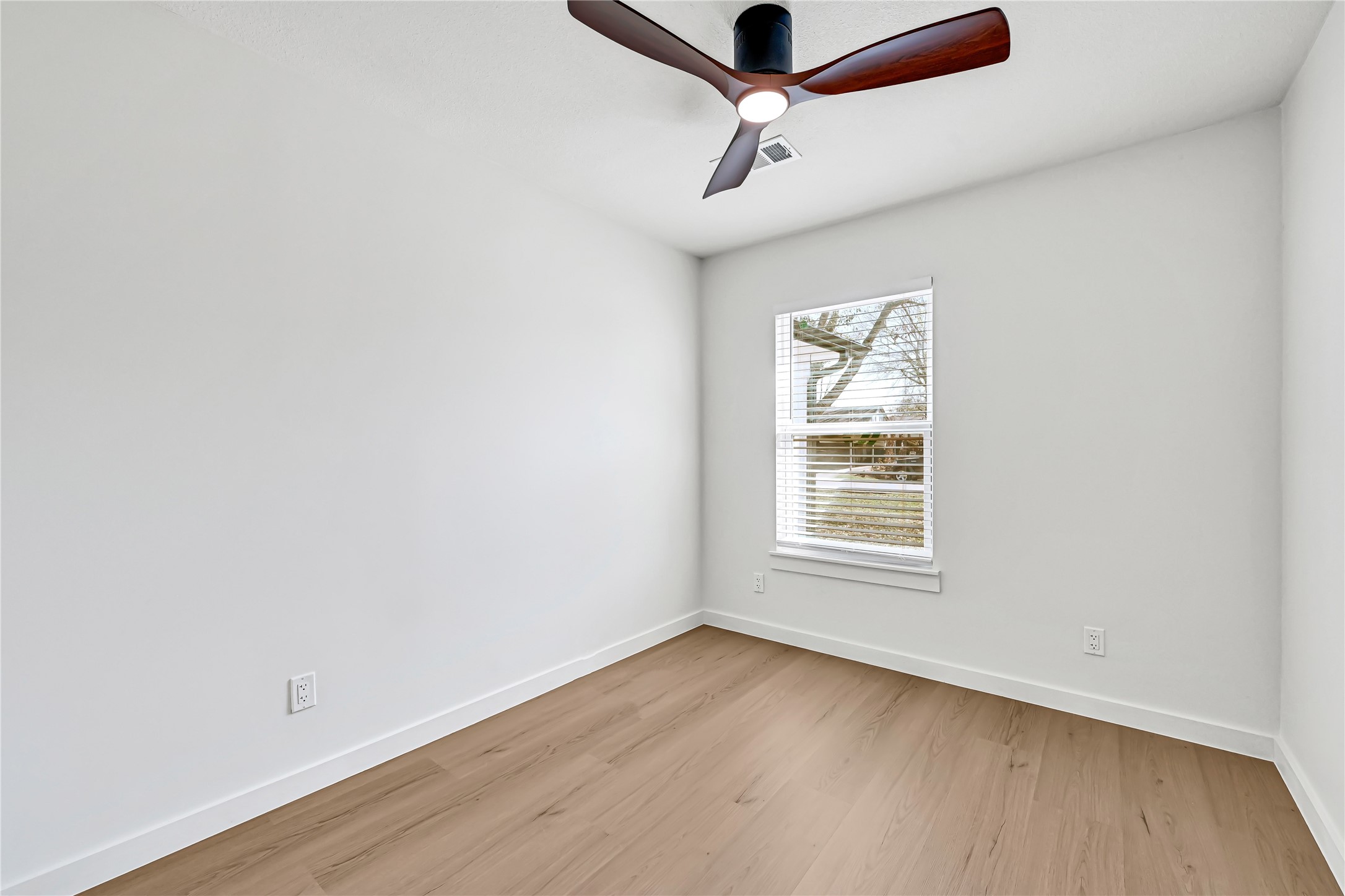 5306 Mackinaw Street Property Photo 13