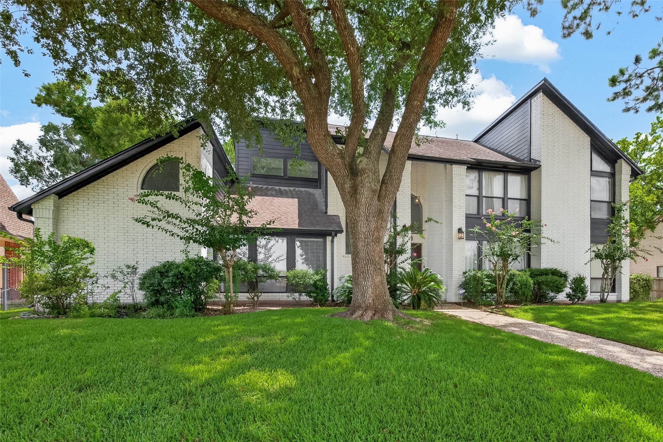 15714 Sylvan Lake Drive Property Photo 3