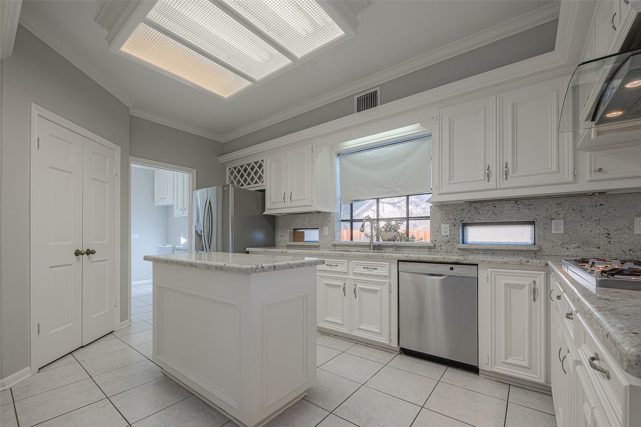 15714 Sylvan Lake Drive Property Photo 15