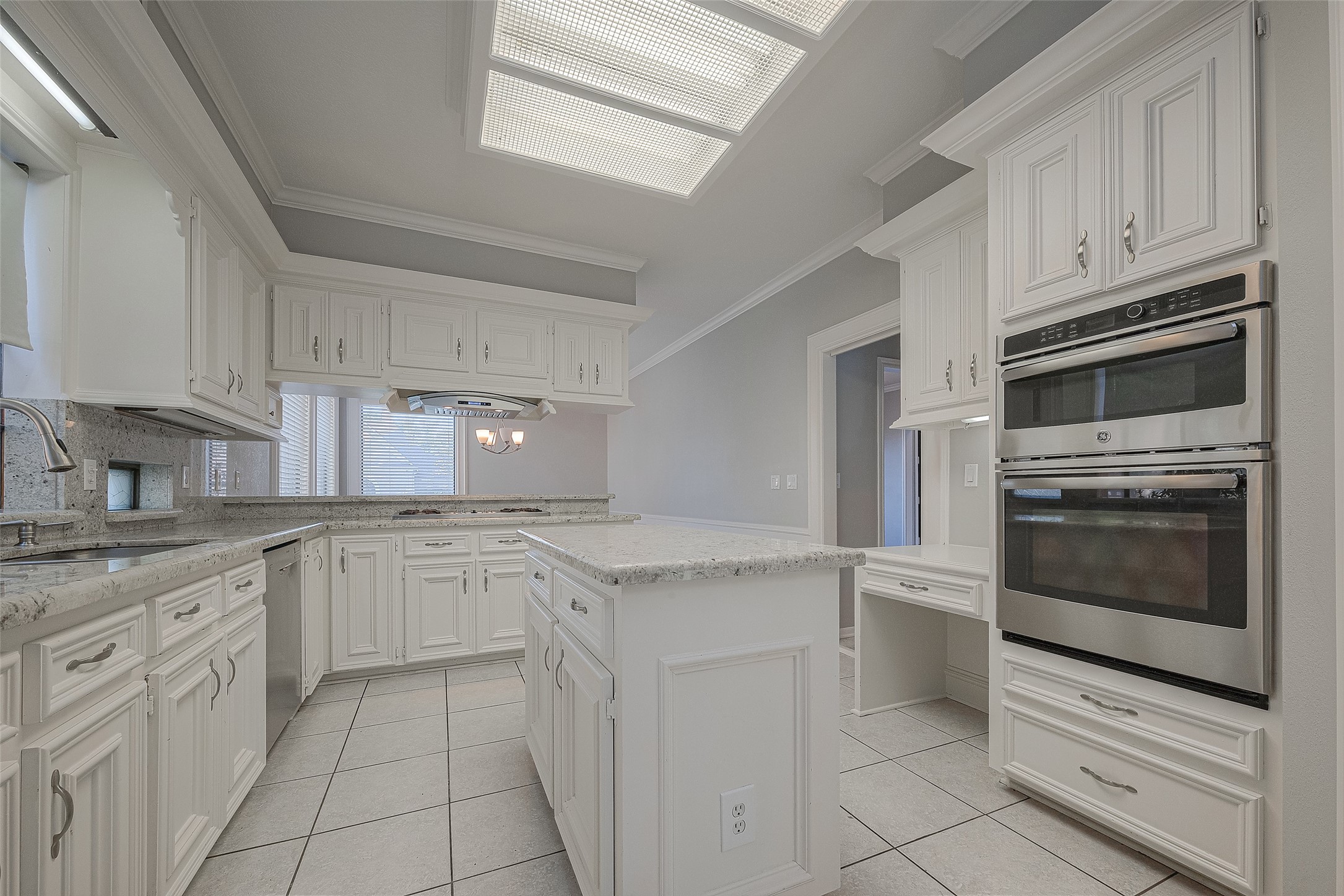 15714 Sylvan Lake Drive Property Photo 17