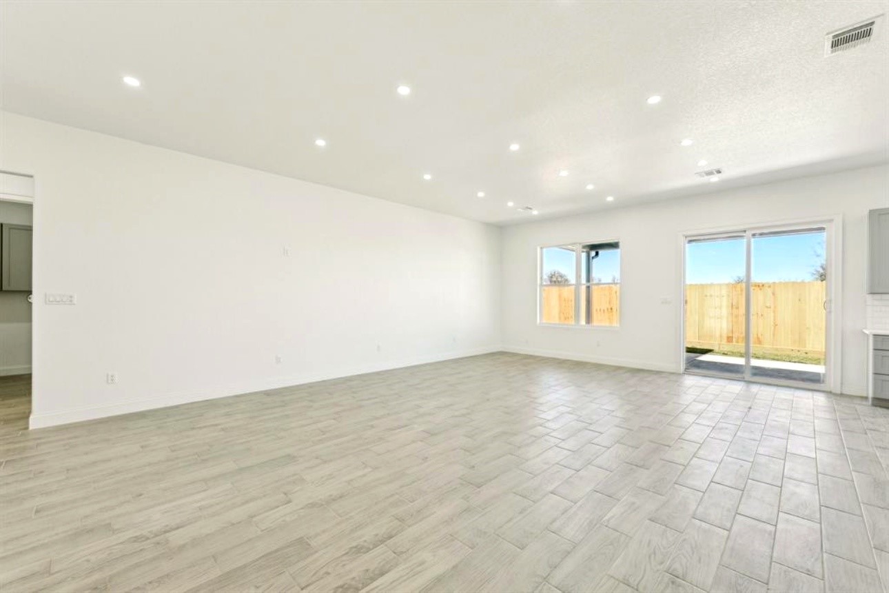 223 Road 5714 Property Photo 5