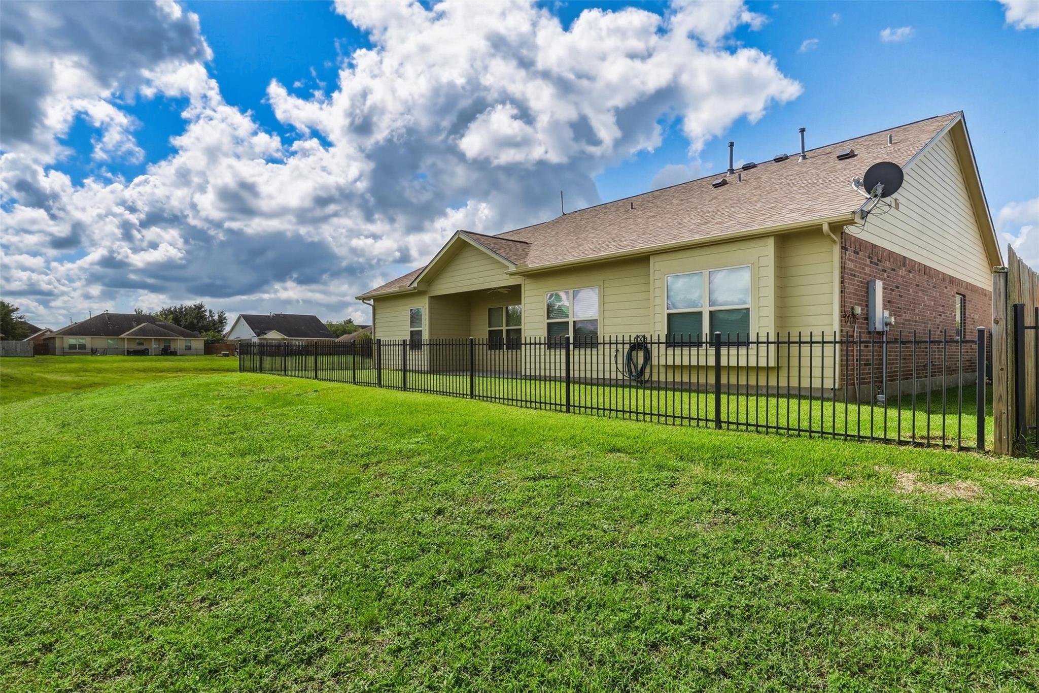 710 Buttercup Court Property Photo 2