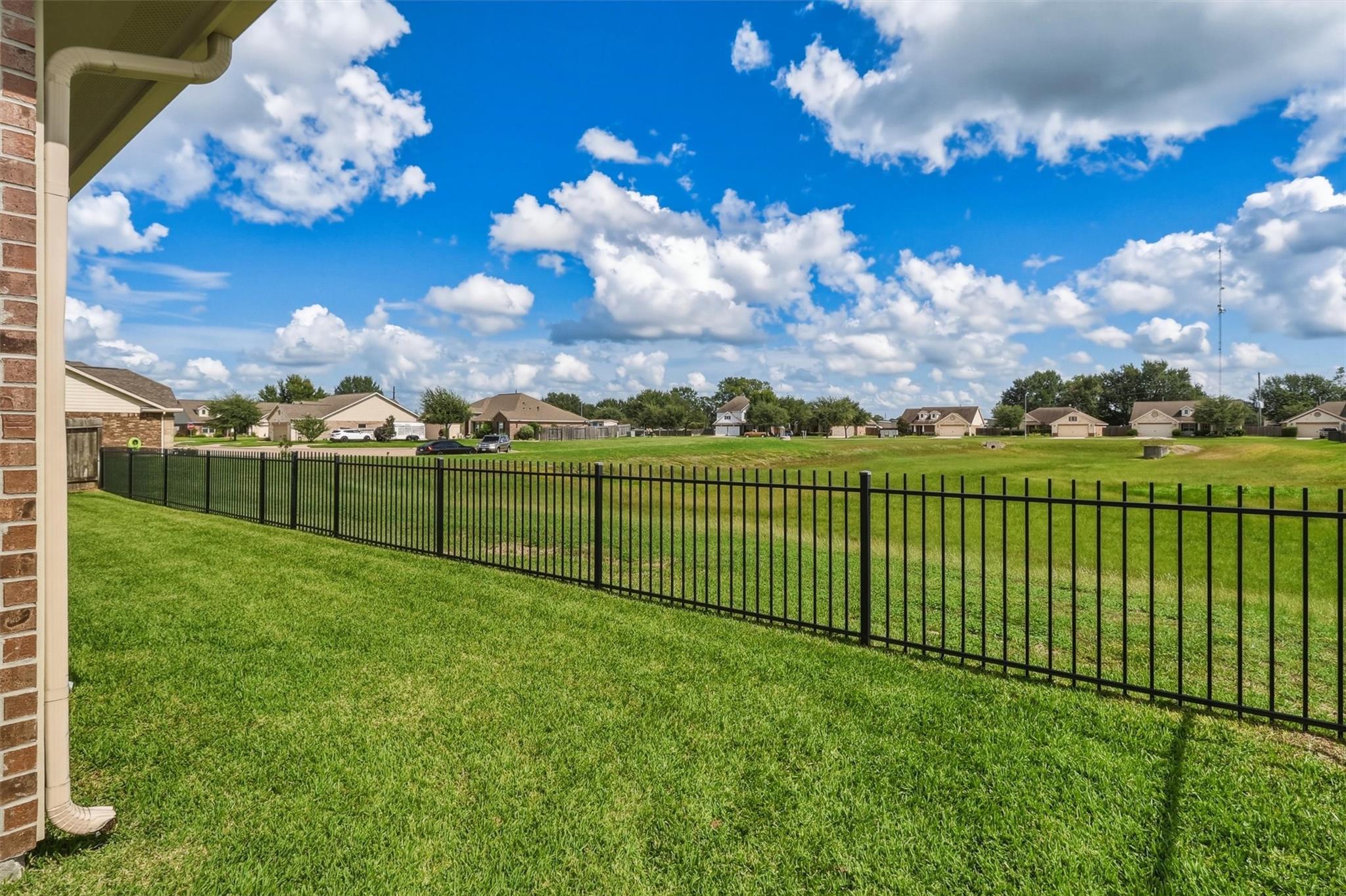 710 Buttercup Court Property Photo 3