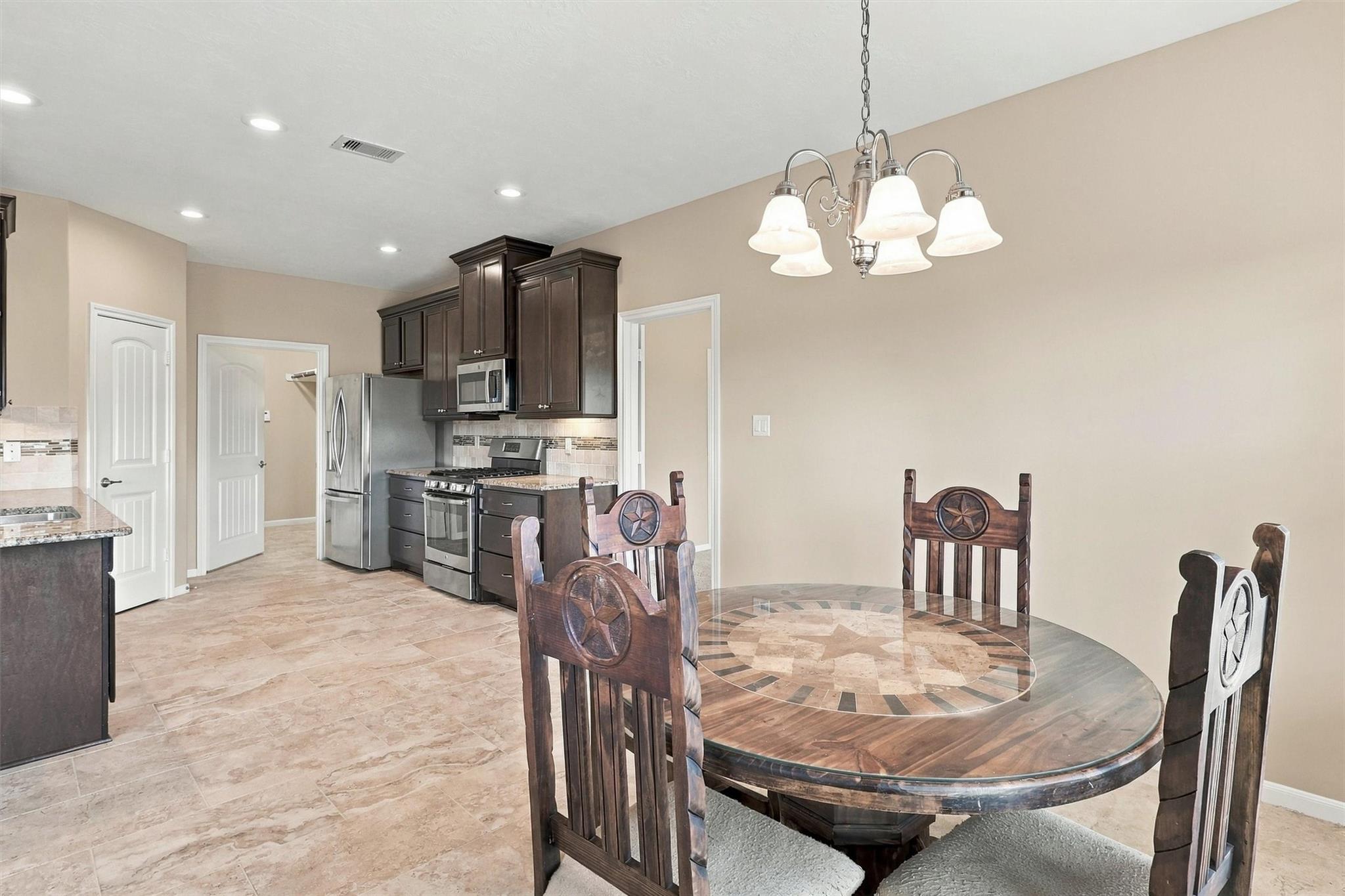 710 Buttercup Court Property Photo 18