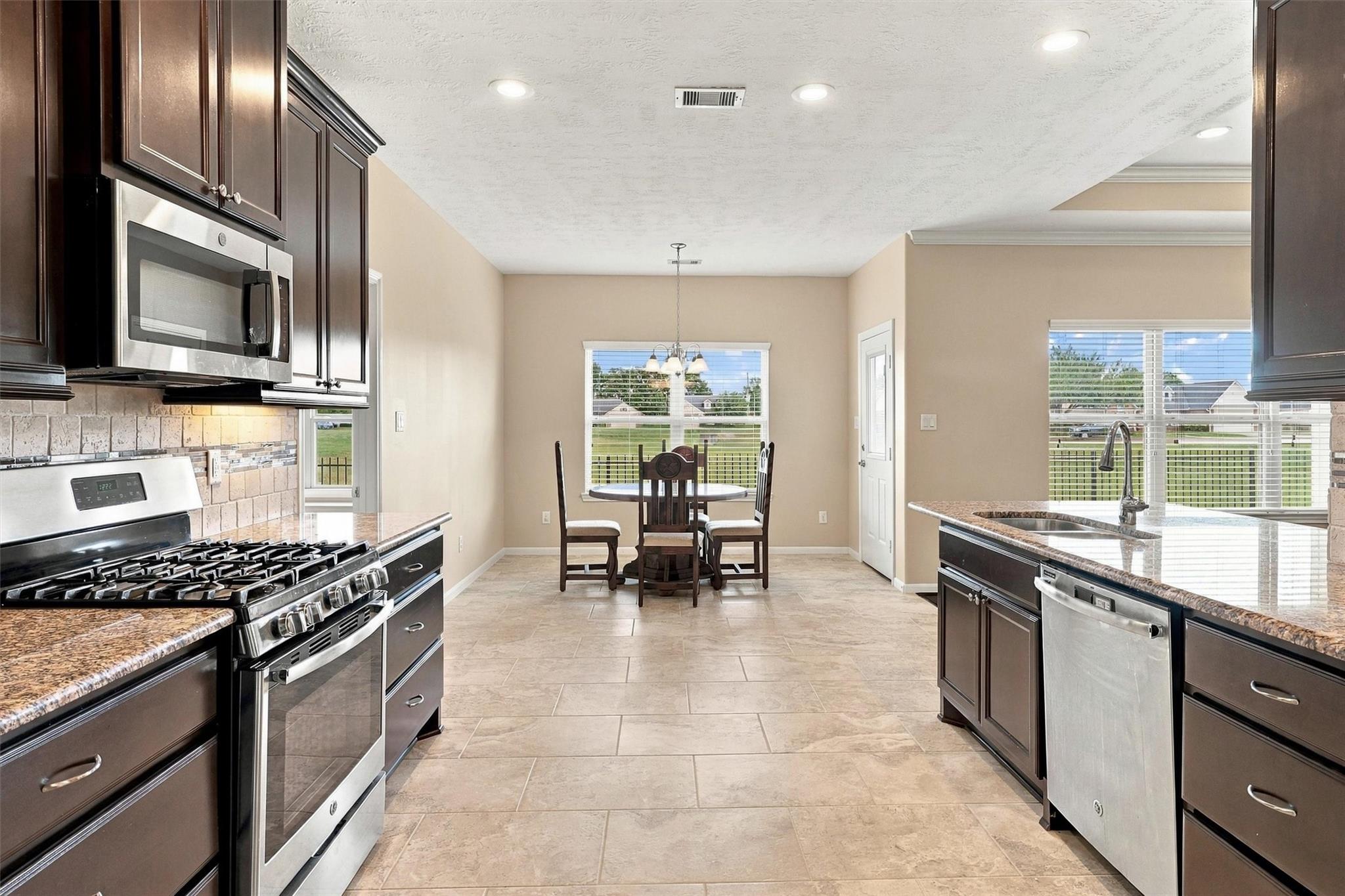 710 Buttercup Court Property Photo 27