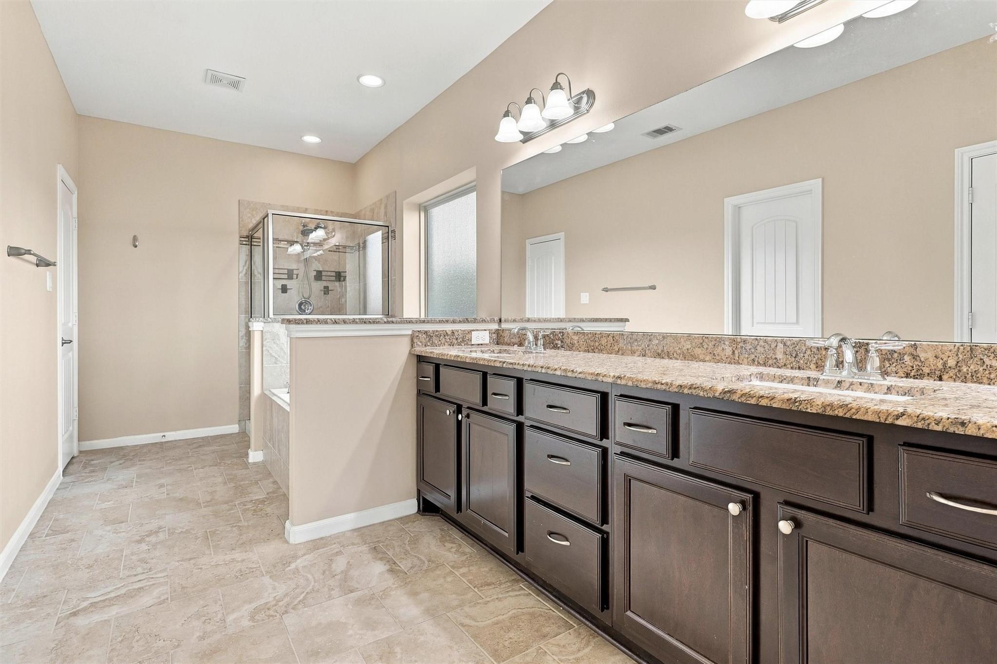 710 Buttercup Court Property Photo 33