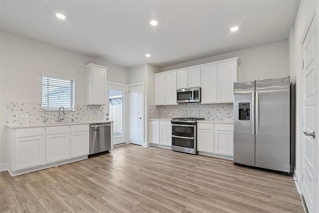 10638 Whitejacket Property Photo 3