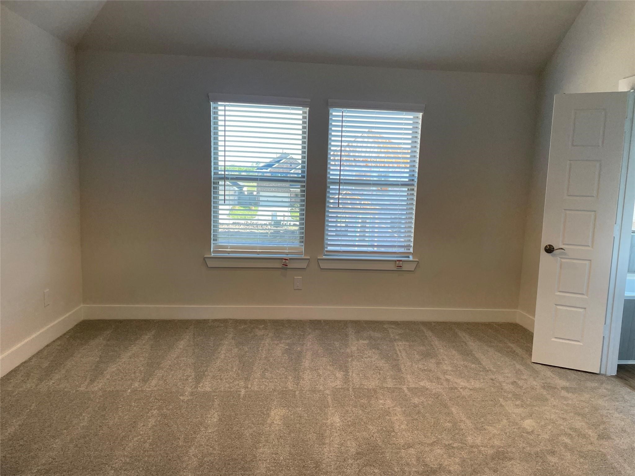 10638 Whitejacket Property Photo 7