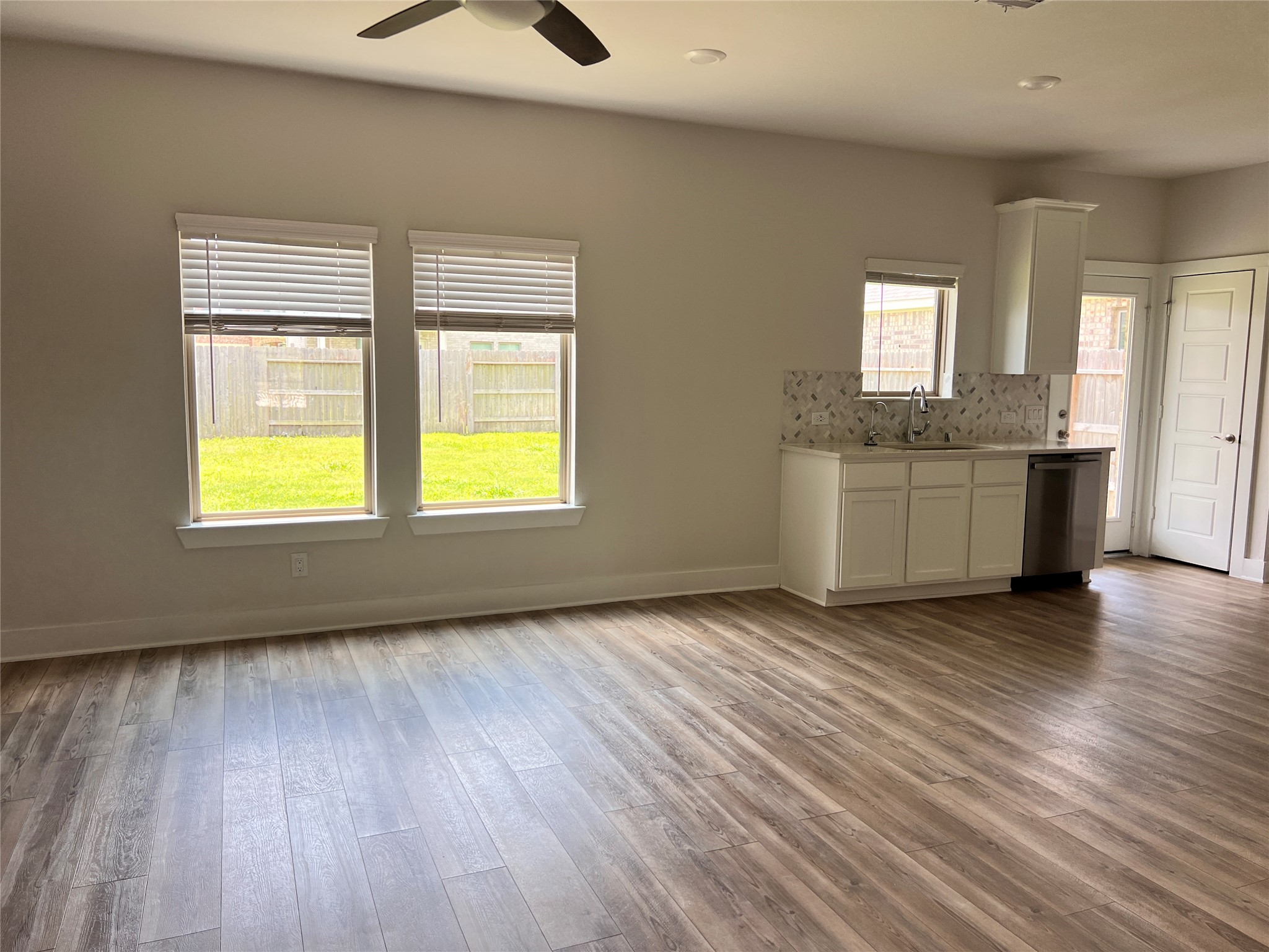 10638 Whitejacket Property Photo 21