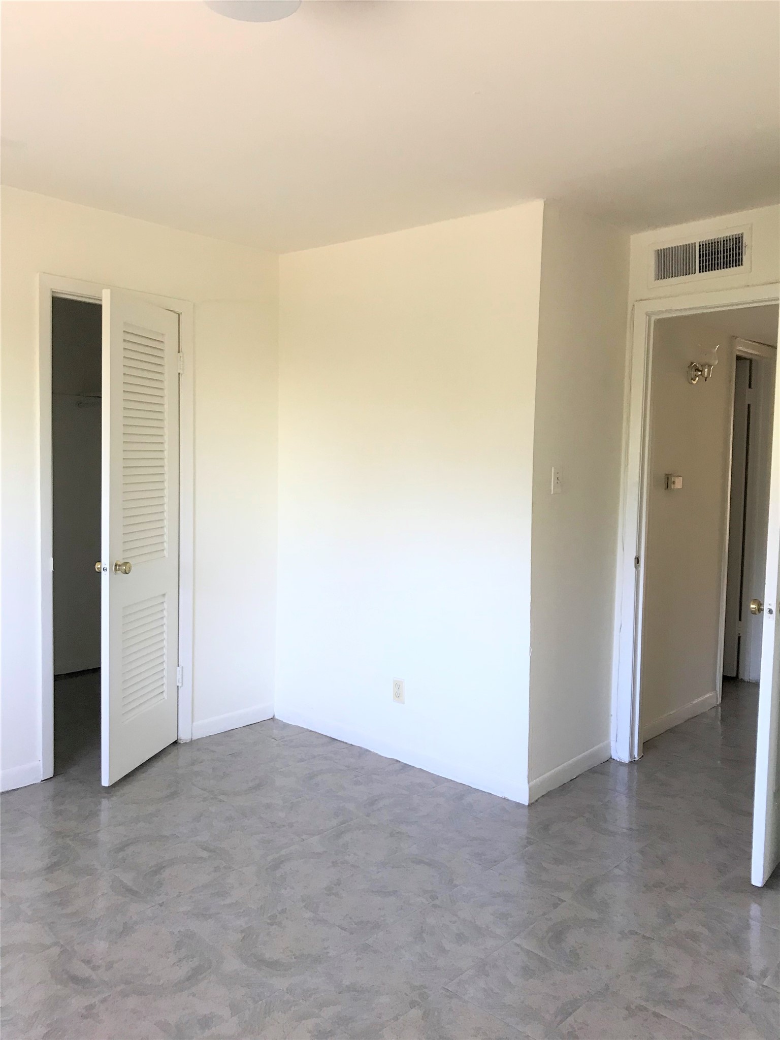 3003 Broadway Street Property Photo 4