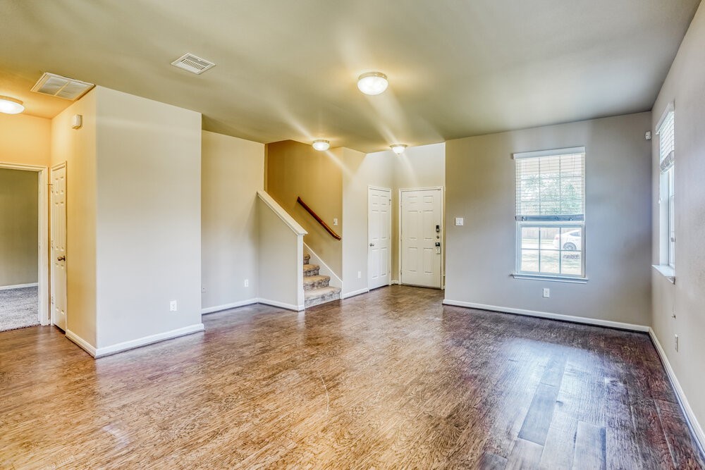 15002 Silhouette Ridge Drive Property Photo 6