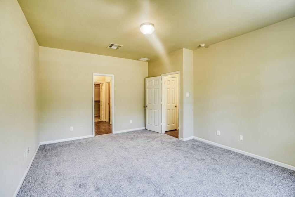 15002 Silhouette Ridge Drive Property Photo 9