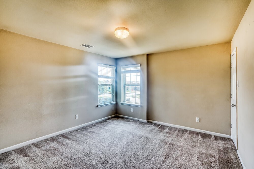 15002 Silhouette Ridge Drive Property Photo 12