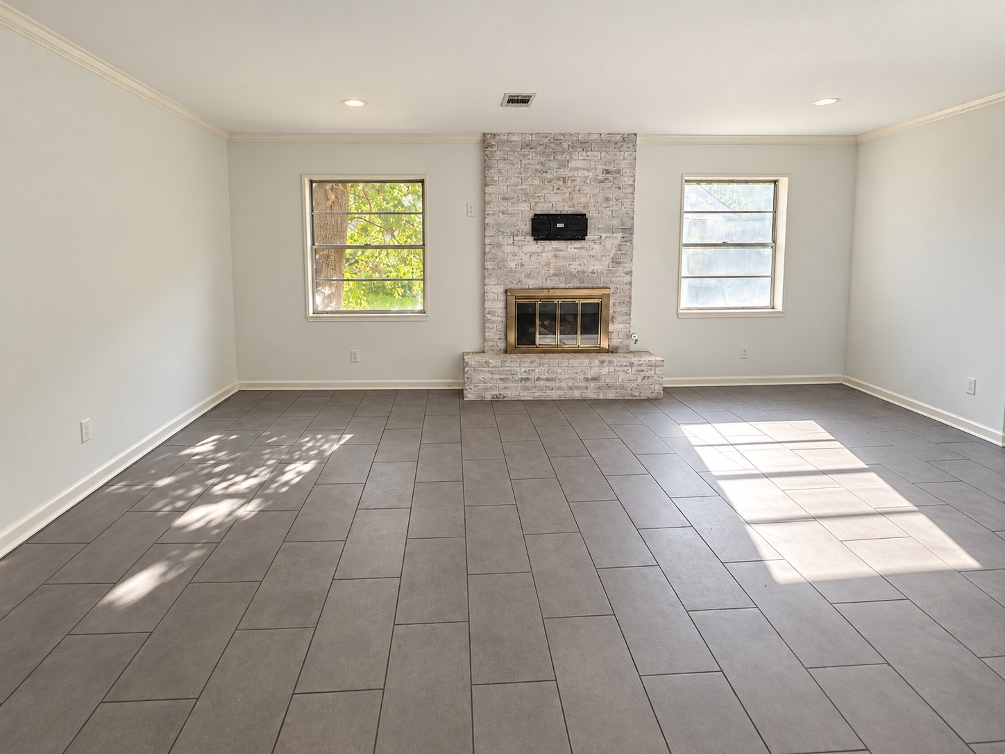 5330 Lawn Arbor Drive Property Photo 5