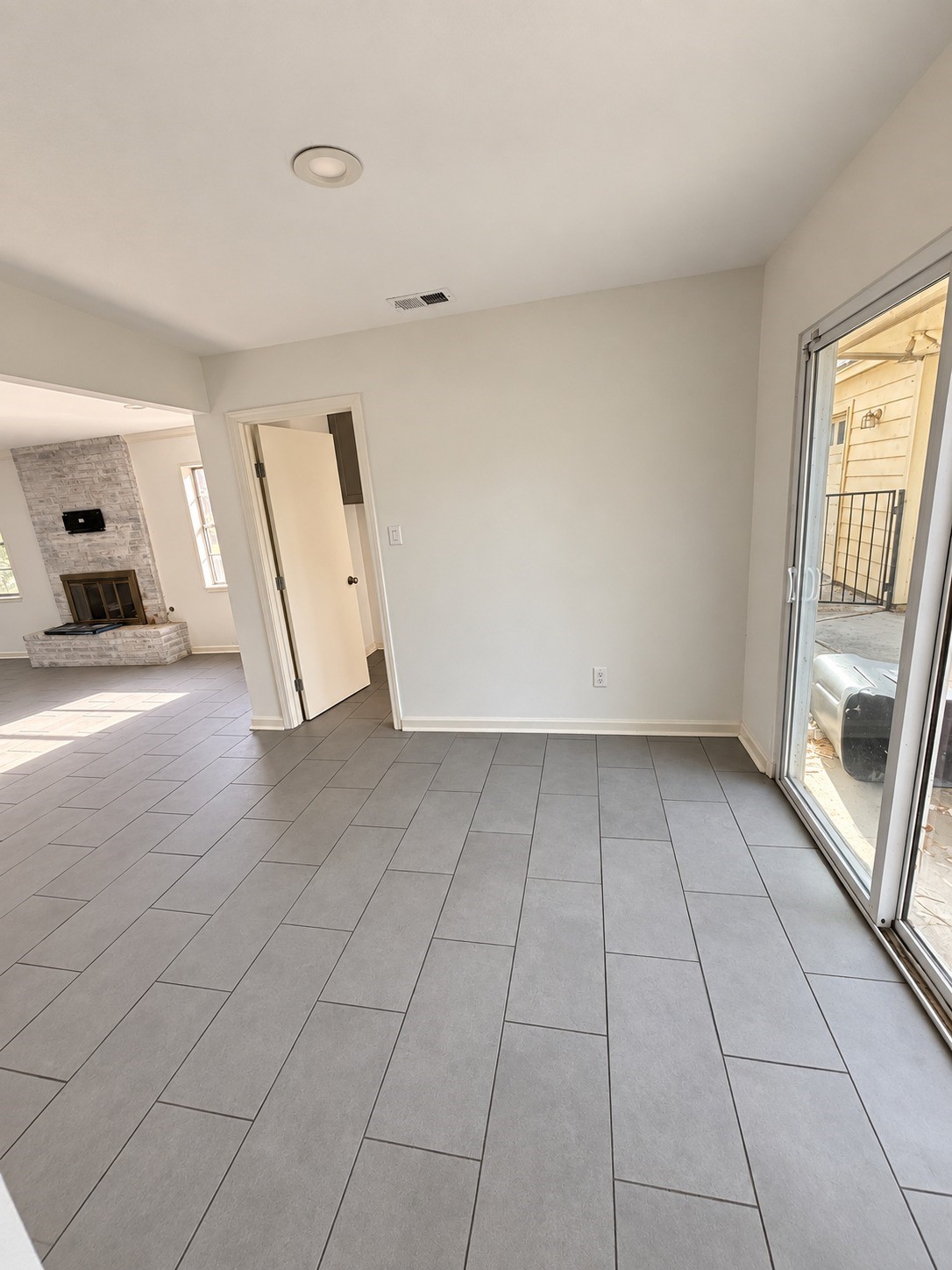 5330 Lawn Arbor Drive Property Photo 6