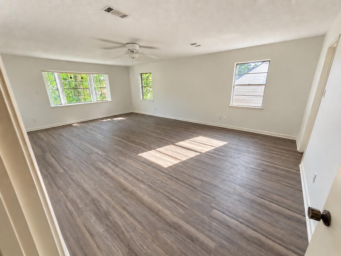 5330 Lawn Arbor Drive Property Photo 13