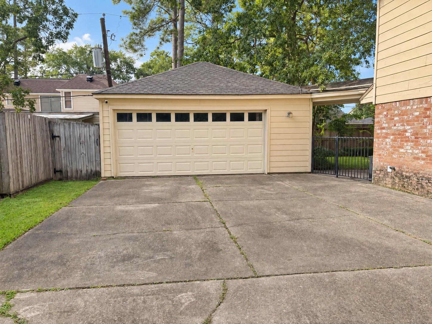 5330 Lawn Arbor Drive Property Photo 21
