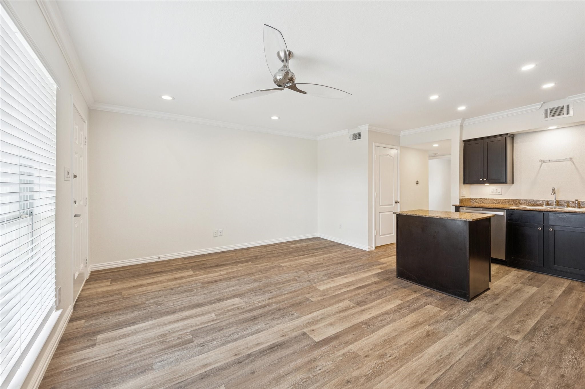 300 Pecore Street 17 Property Photo 4