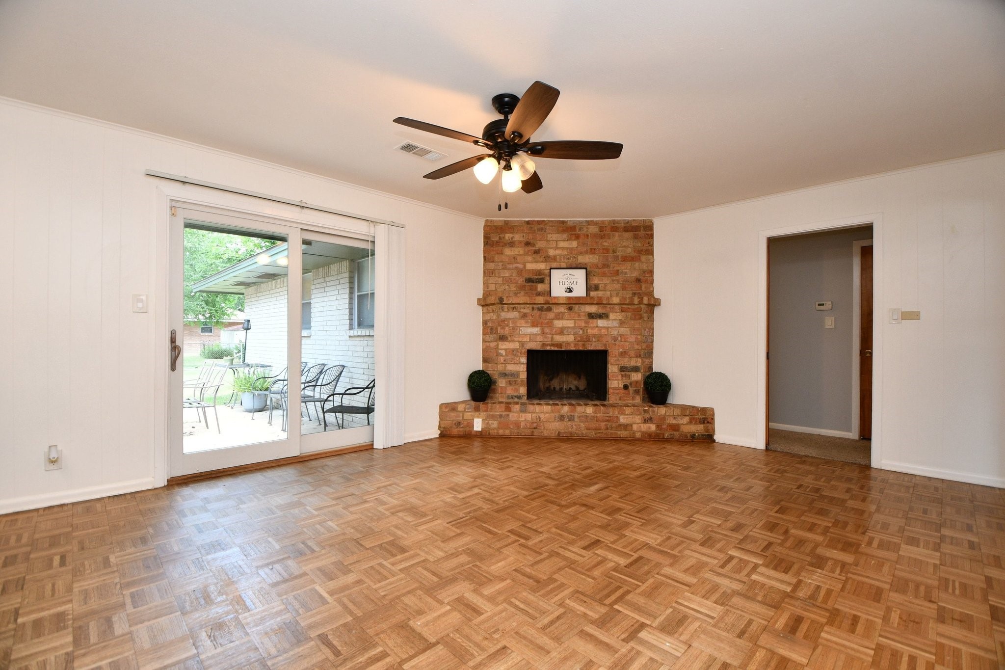 9006 Railton Street Property Photo 5