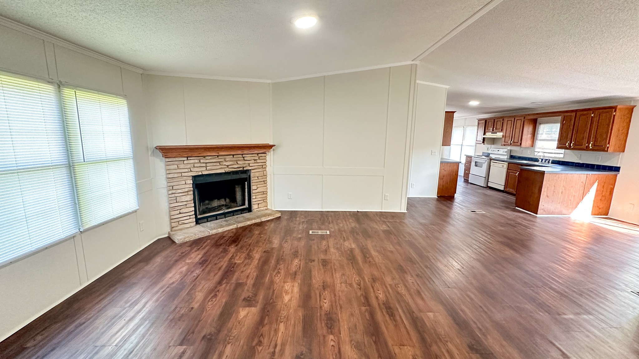 16487 Brittany Way Property Photo 5