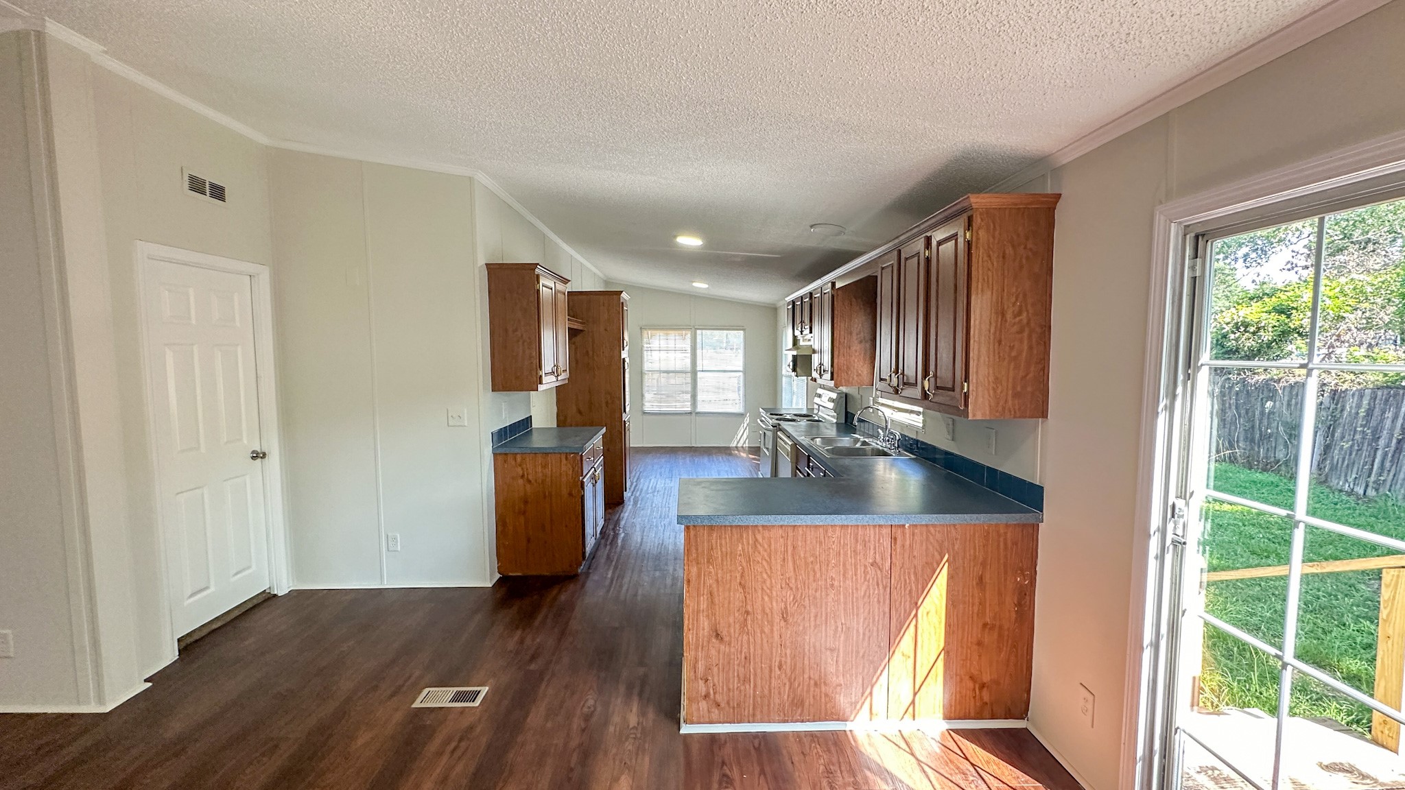 16487 Brittany Way Property Photo 7