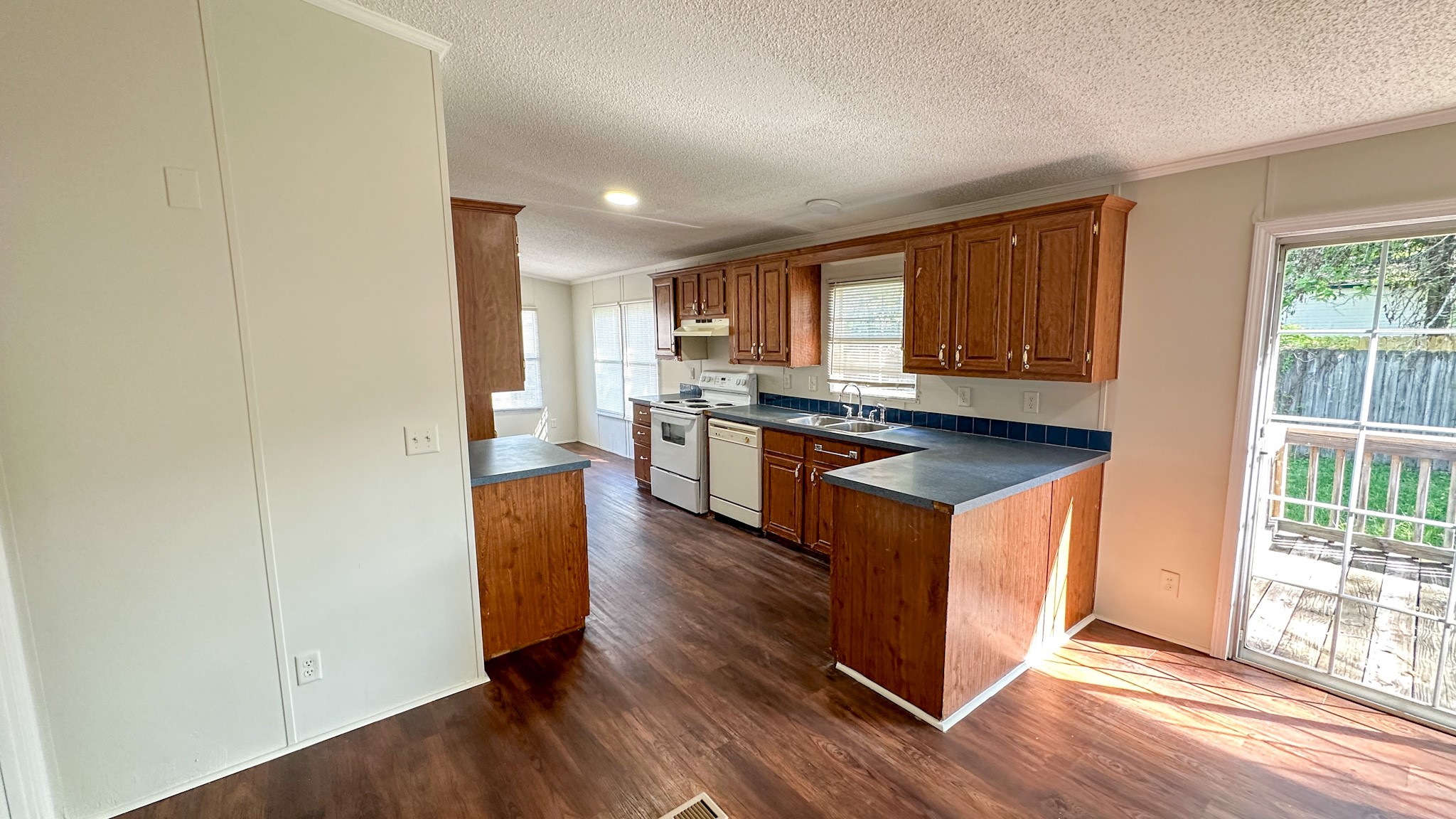 16487 Brittany Way Property Photo 8