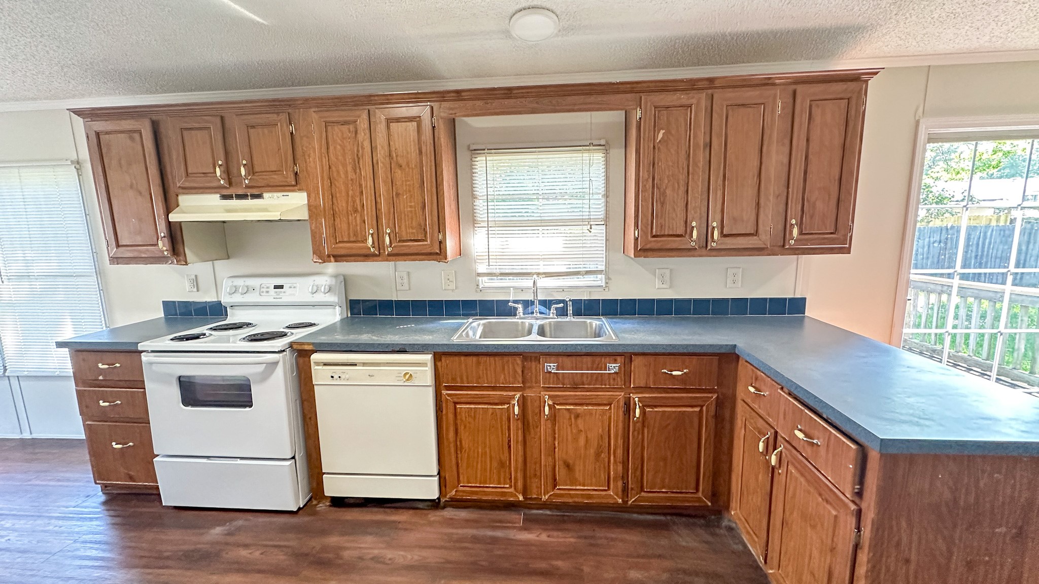 16487 Brittany Way Property Photo 9