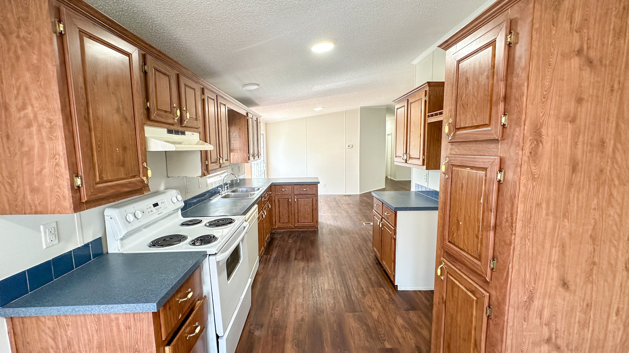 16487 Brittany Way Property Photo 13