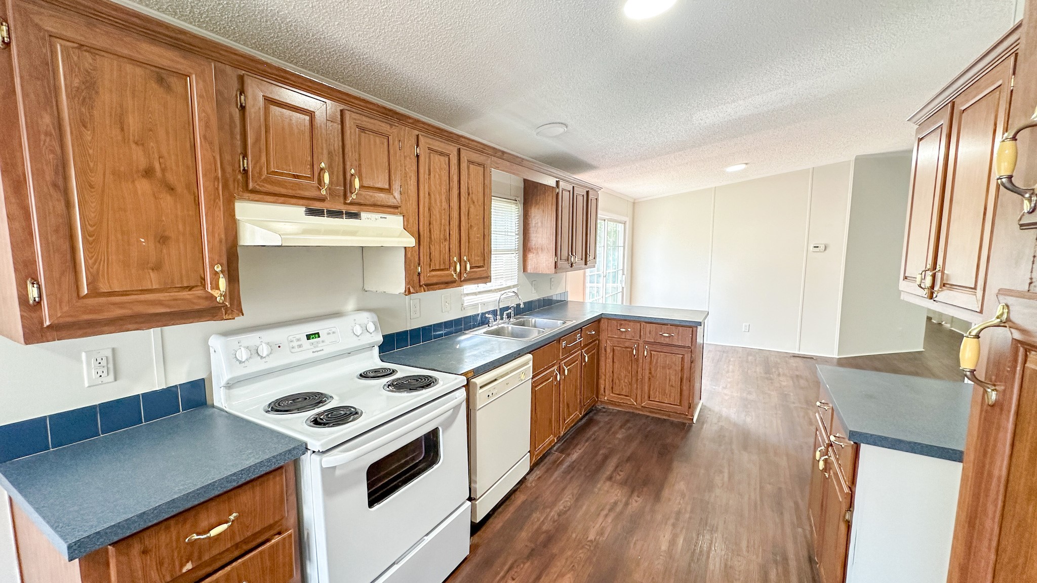 16487 Brittany Way Property Photo 14