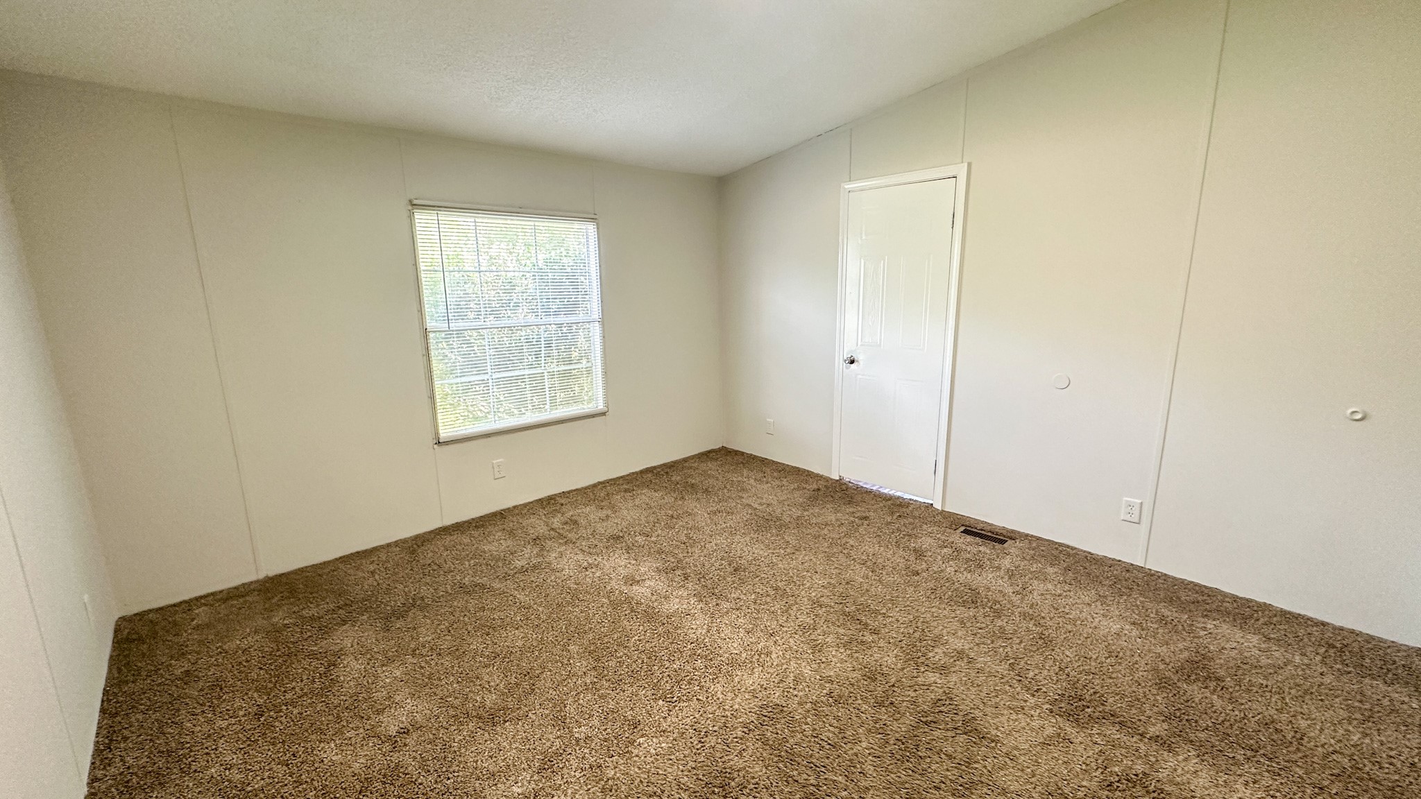 16487 Brittany Way Property Photo 16