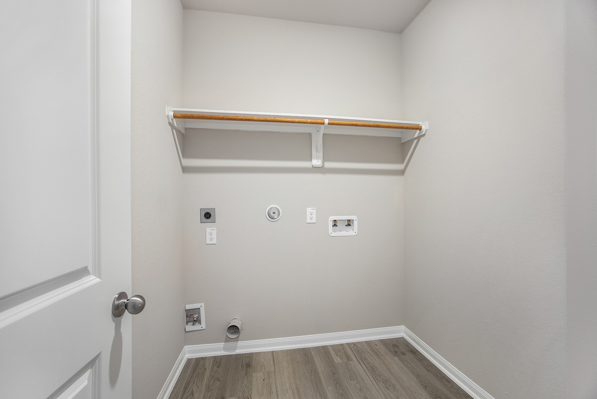 221 Inwood Drive Property Photo 10