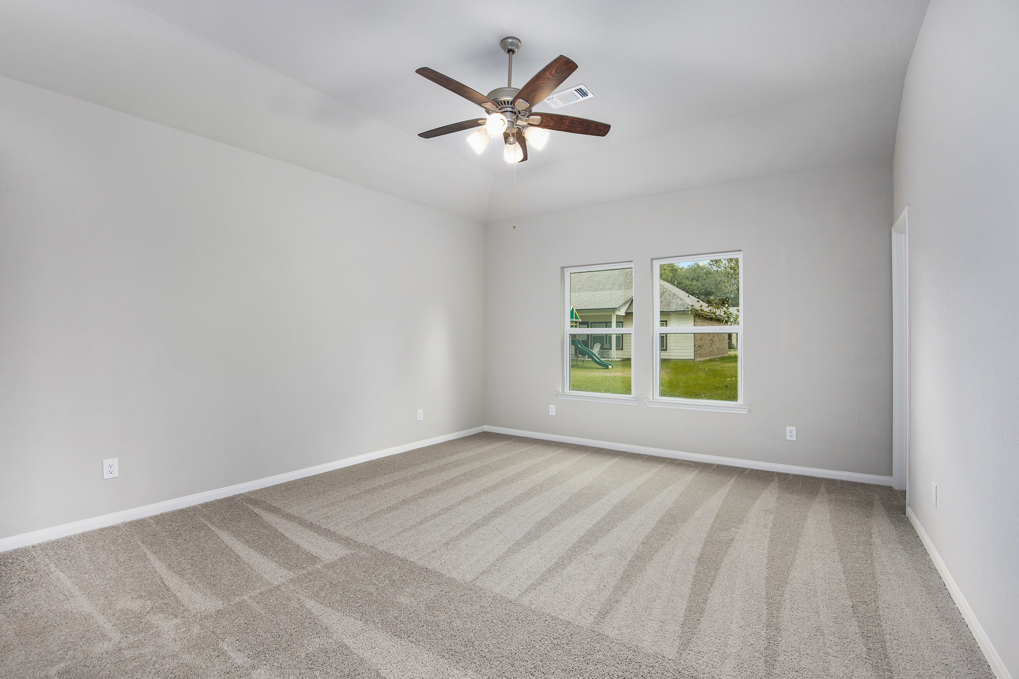 221 Inwood Drive Property Photo 11