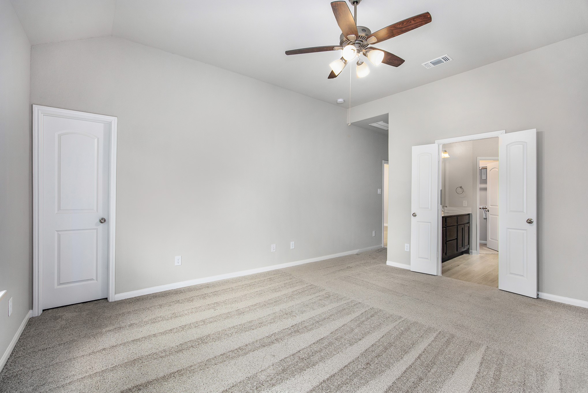 221 Inwood Drive Property Photo 12
