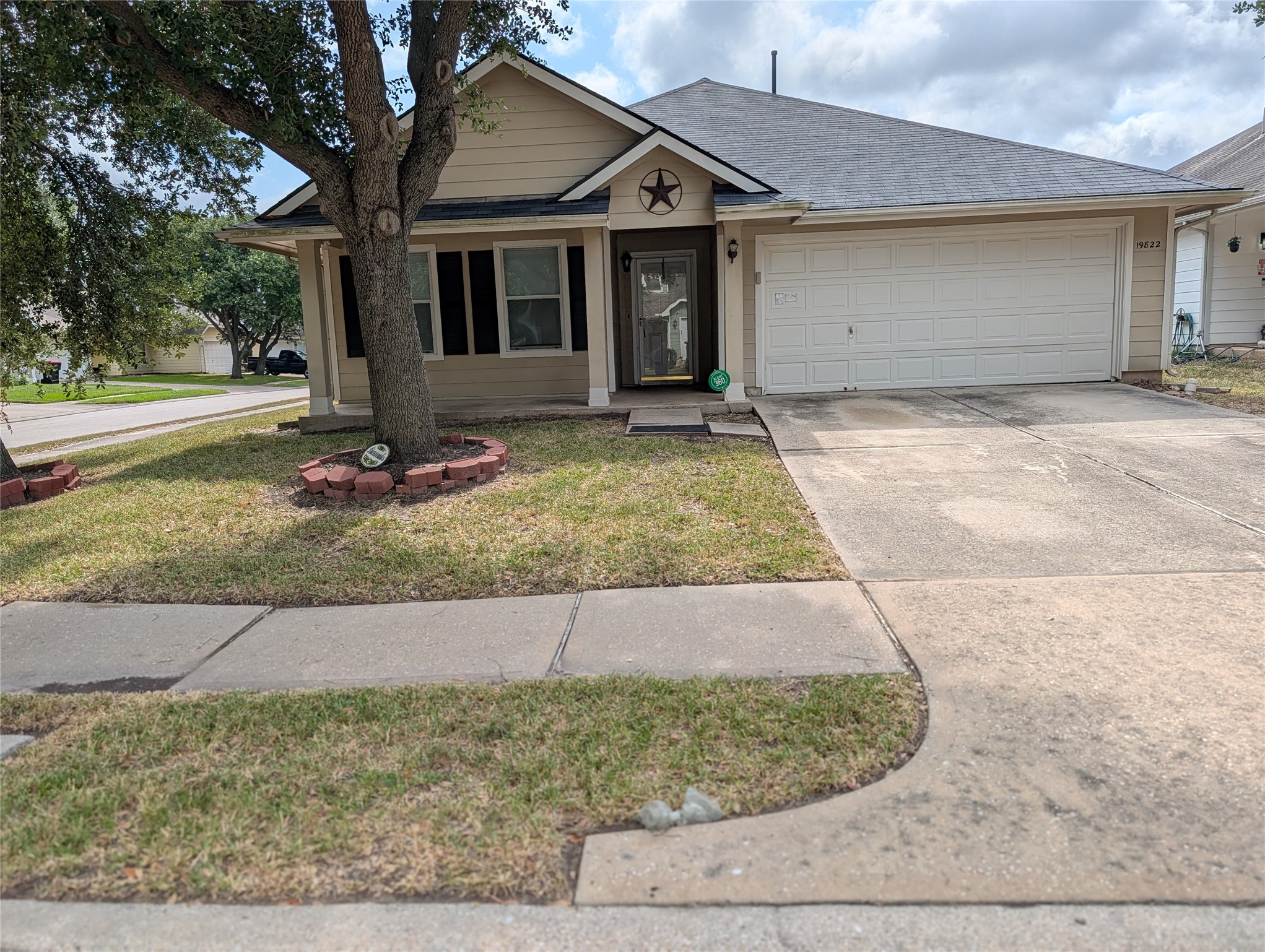 19822 River Breeze Drive Property Photo 1