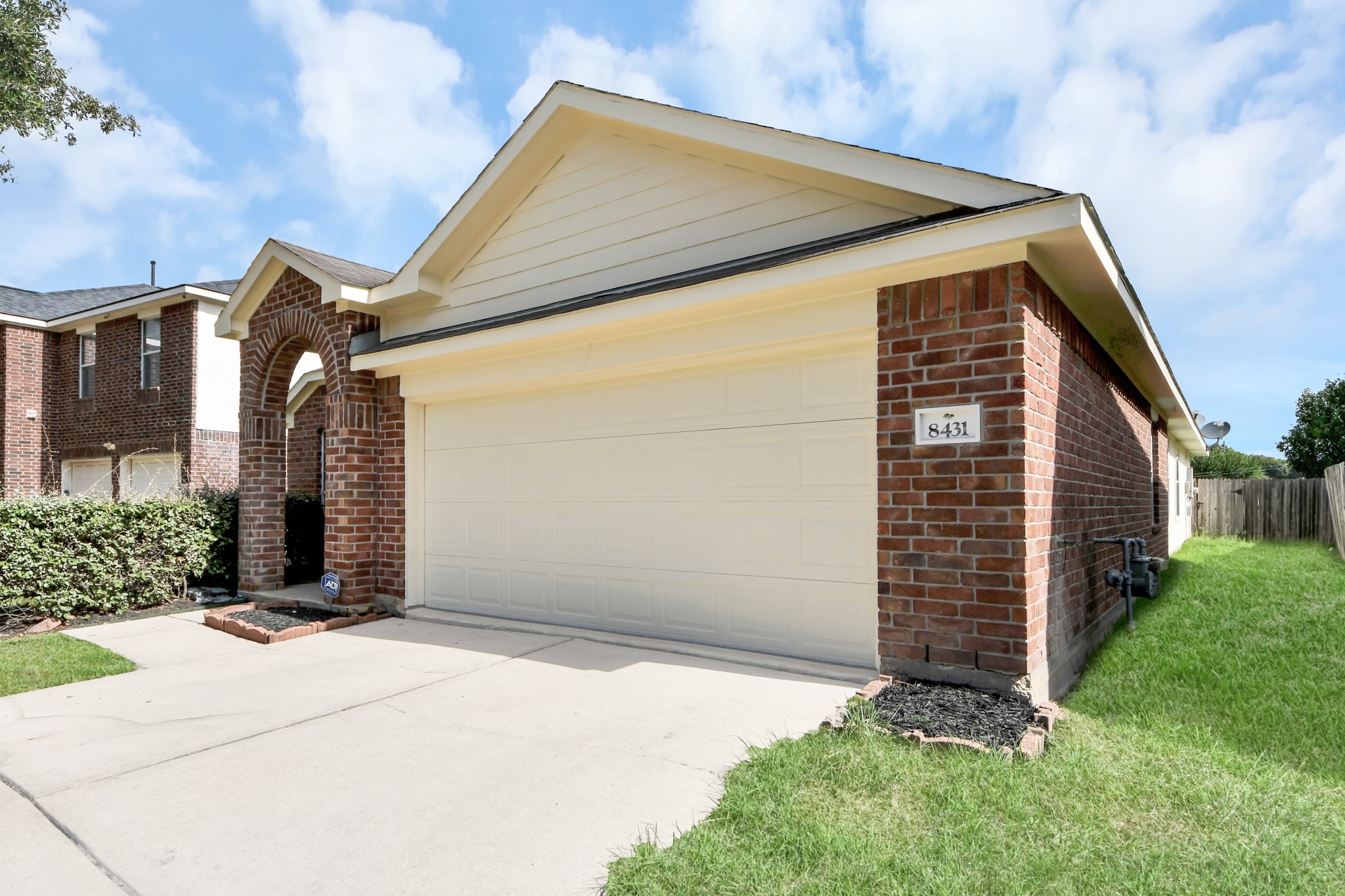 8431 Taraglen Court Property Photo 3