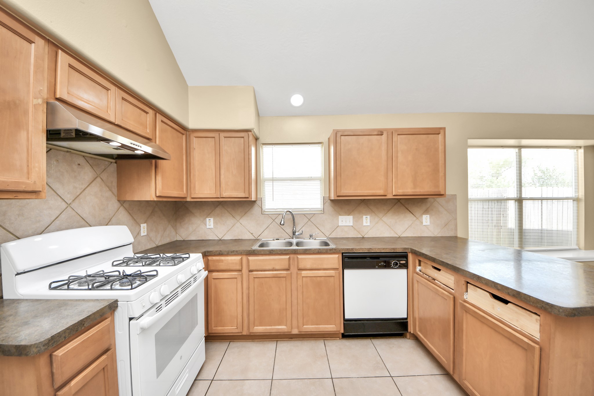 8431 Taraglen Court Property Photo 7