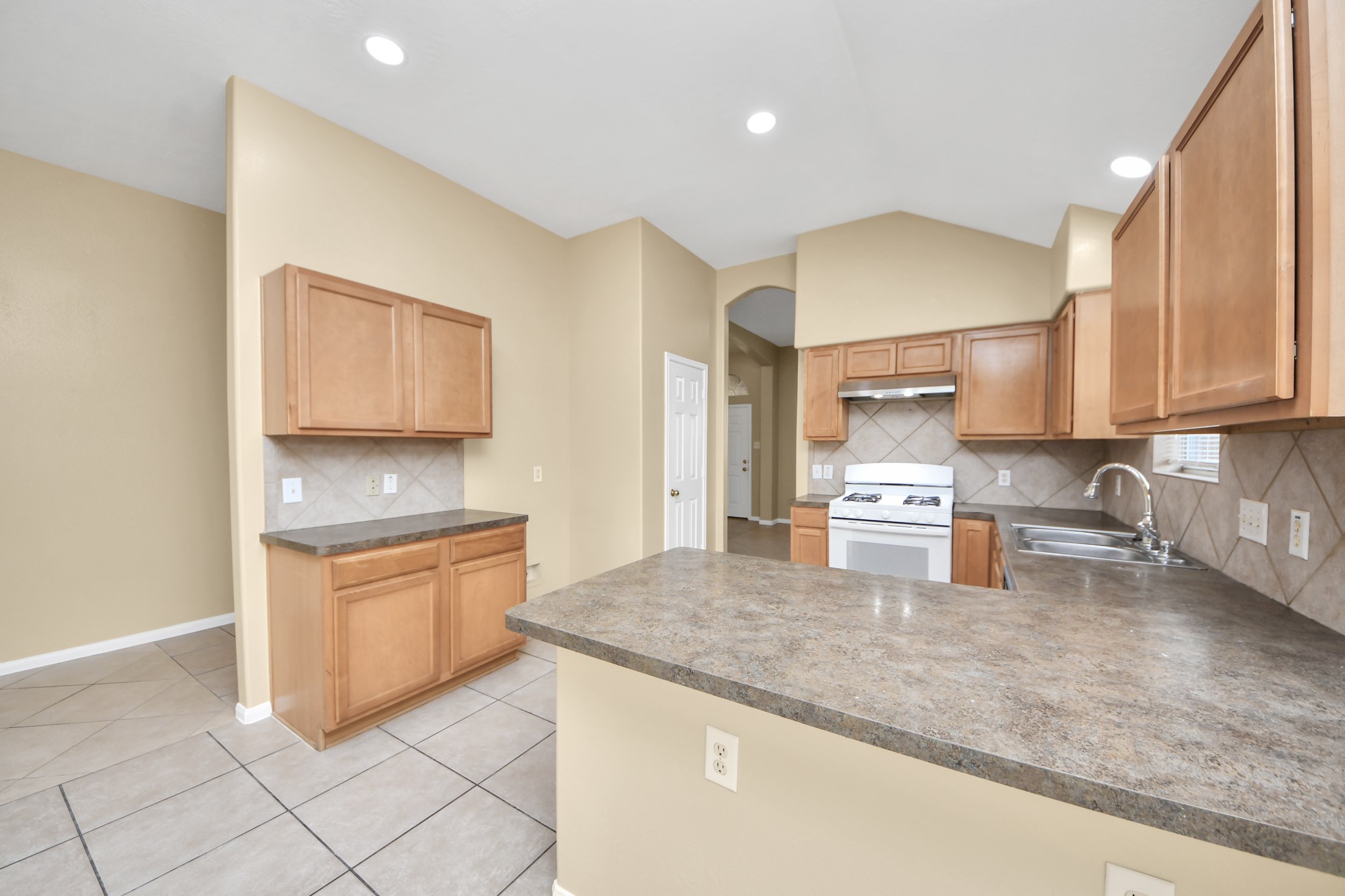 8431 Taraglen Court Property Photo 10